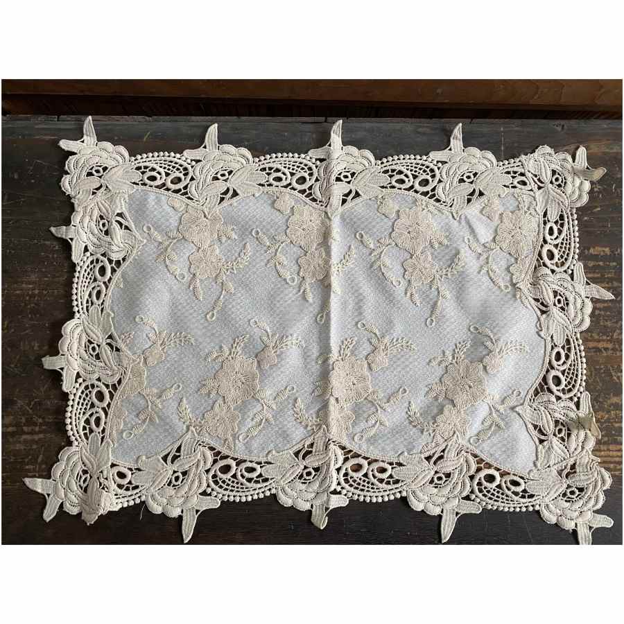 beige flower race　テーブルセンター30x45cm 4サイズ展開