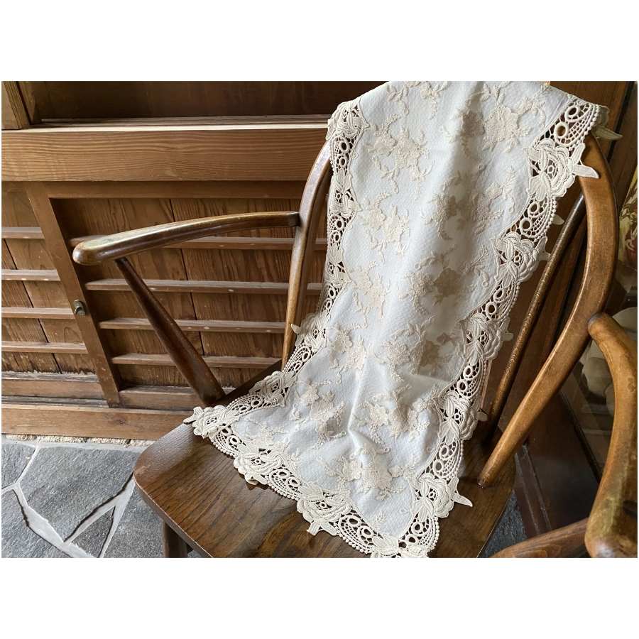 beige flower race　テーブルセンター30x80cm 4サイズ展開