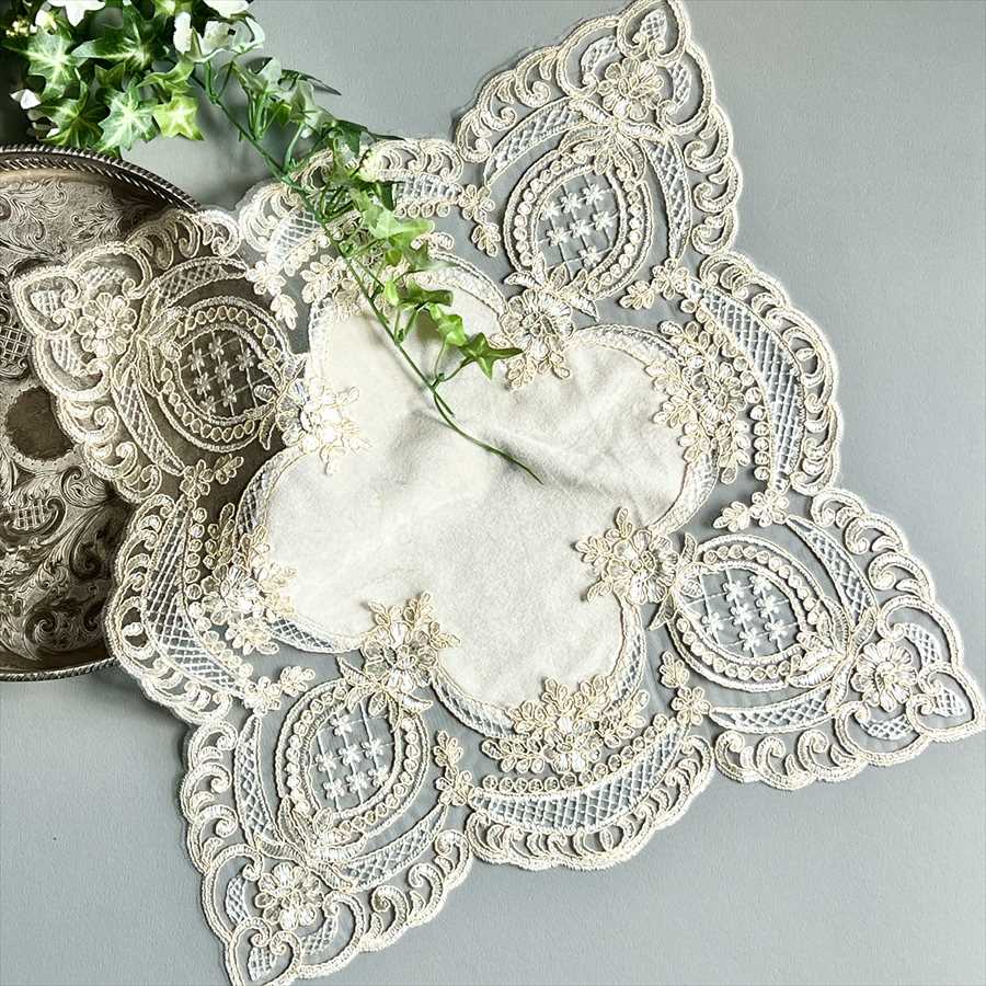 【送料無料レース】ドイリー 40×40cm 花瓶敷き