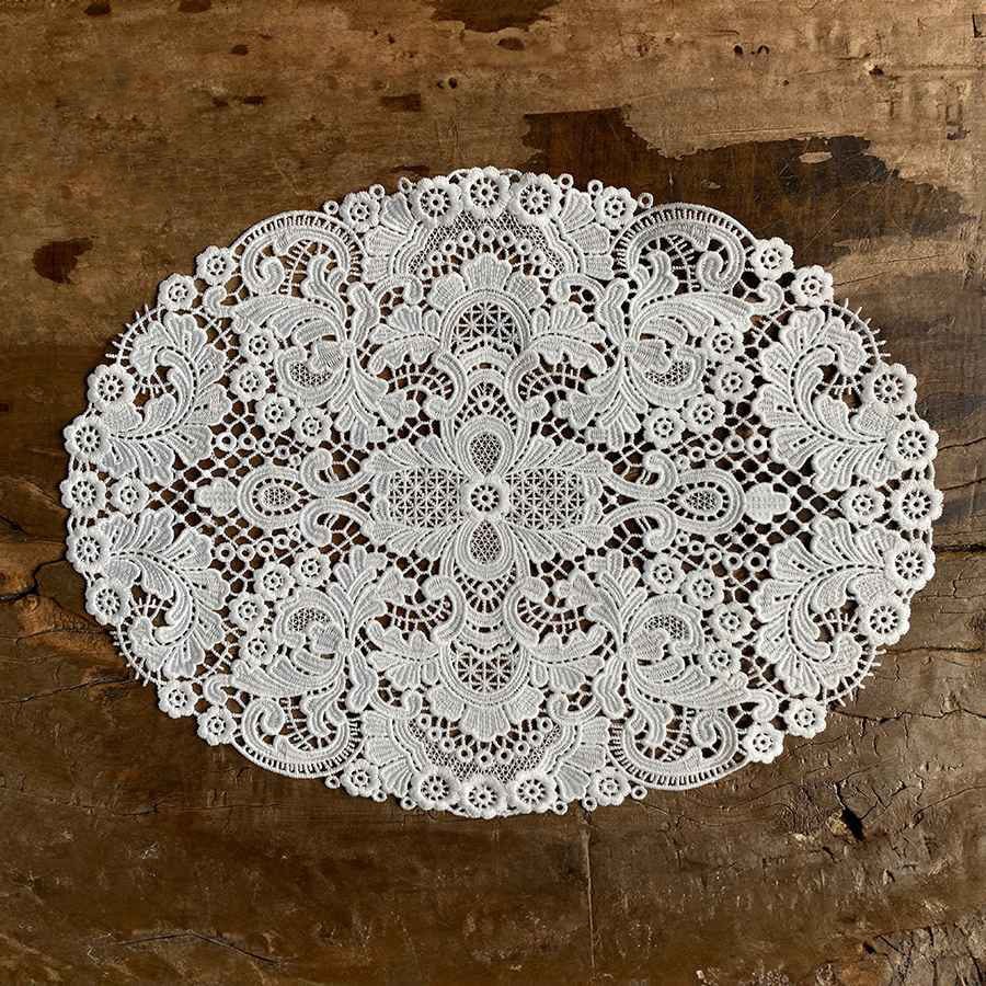 3サイズ展開 Spitzen Classic テーブルセンター 26×36cmOV