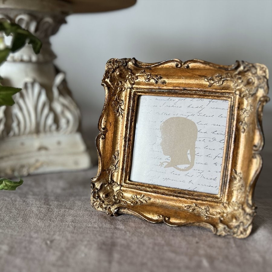 輸入雑貨・インテリア】 VIVIENNE（ヴィヴィアン） 写真たての