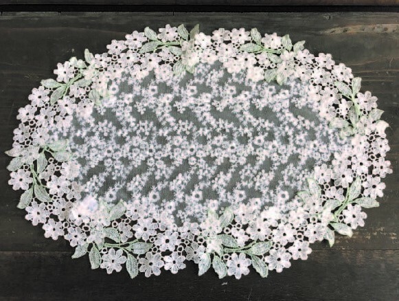 crystal marguerite テーブルセンター 30×45cm