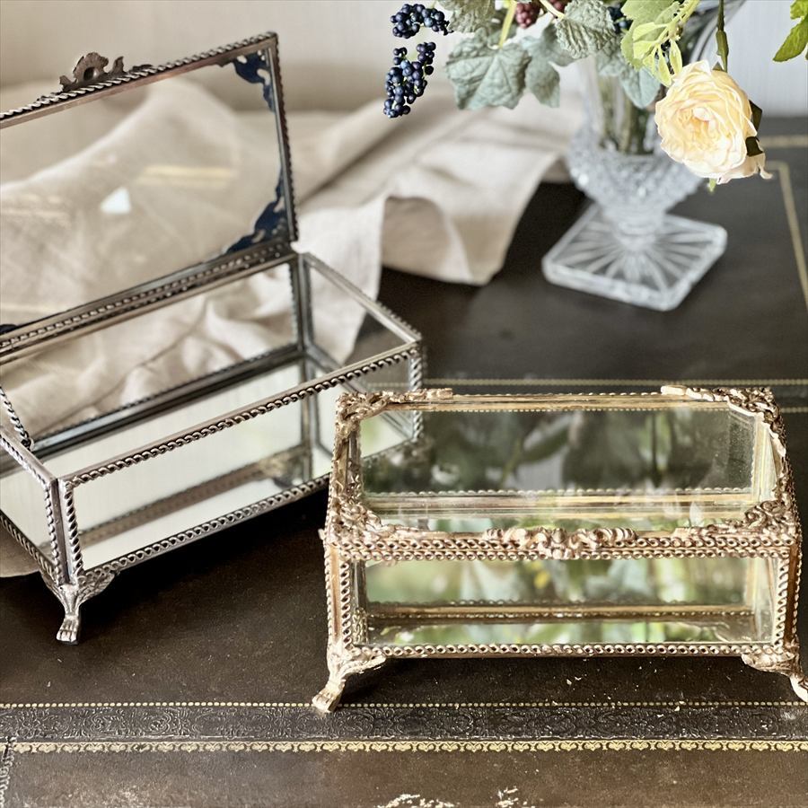 輸入雑貨・インテリア】 VIVIENNE（ヴィヴィアン） 小物入れ