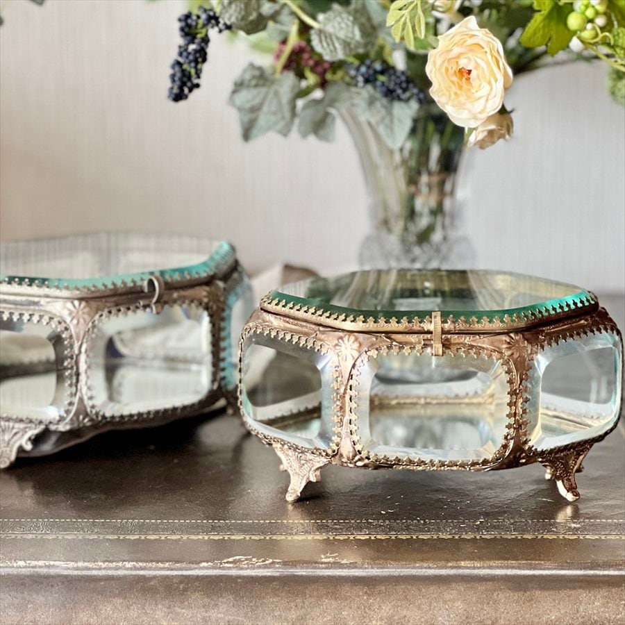 輸入雑貨・インテリア】 VIVIENNE（ヴィヴィアン） 小物入れ