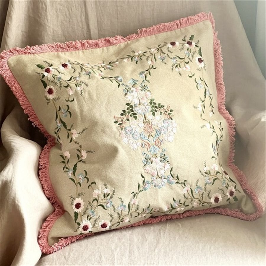 輸入雑貨・インテリア】 VIVIENNE（ヴィヴィアン） クッションの販売ページ