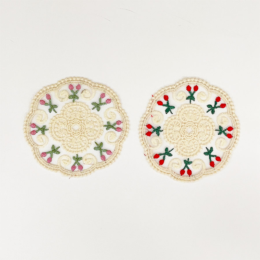 レースコースター さくらんぼ刺繍 直径12cm