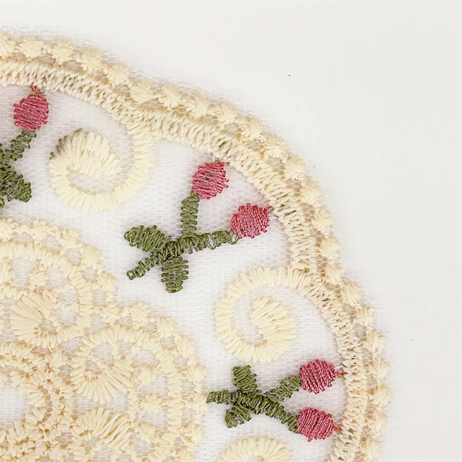 レースコースター さくらんぼ刺繍 直径12cm