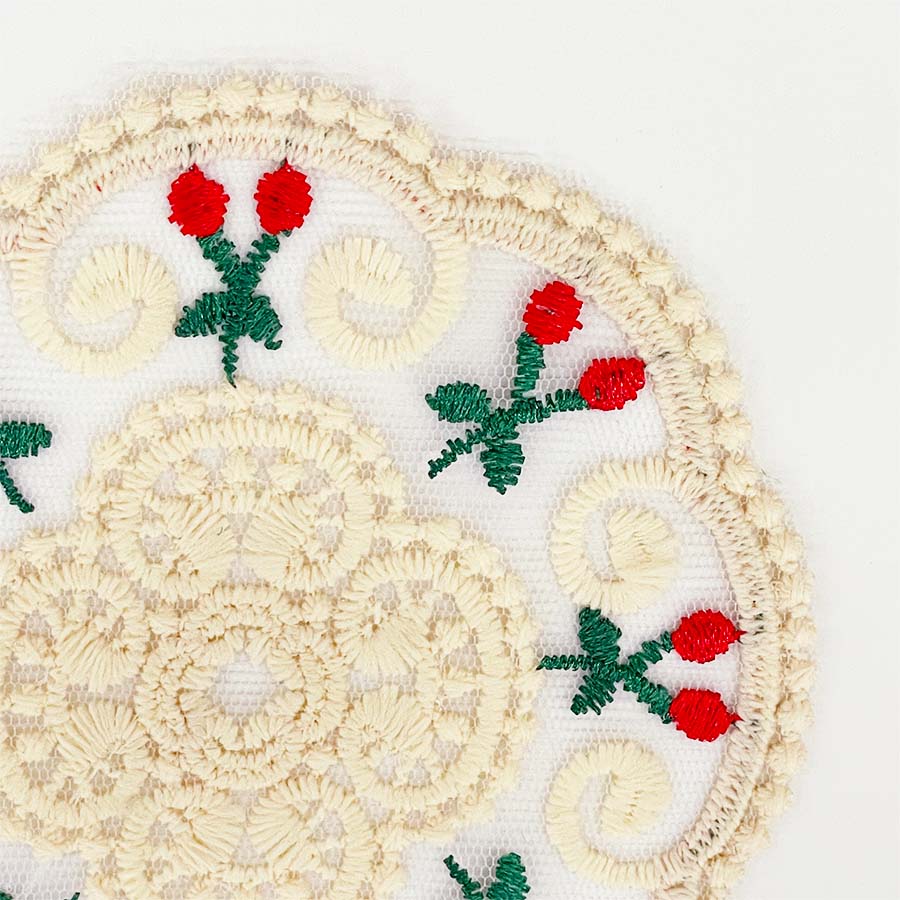 レースコースター さくらんぼ刺繍 直径12cm