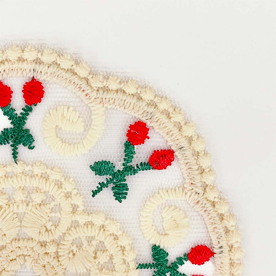 レースコースター さくらんぼ刺繍 直径12cm