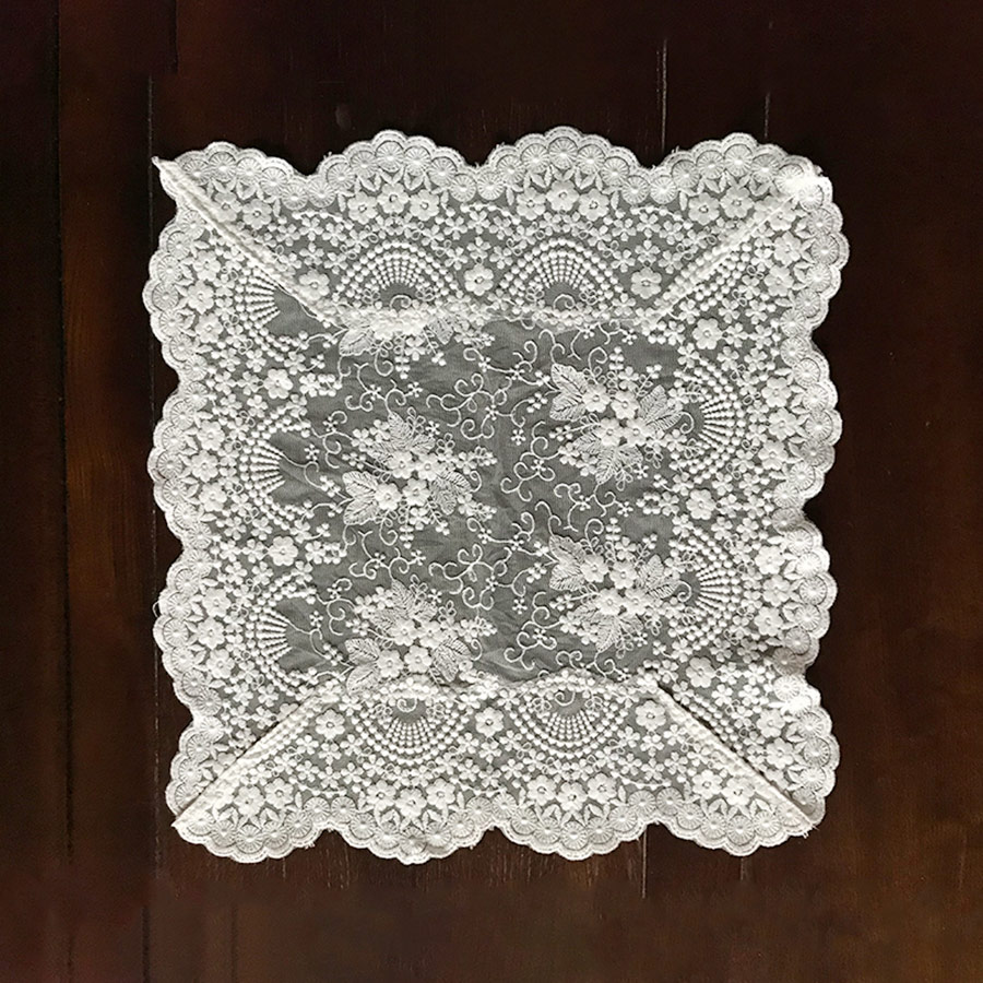 table de fleurs ドイリーレース