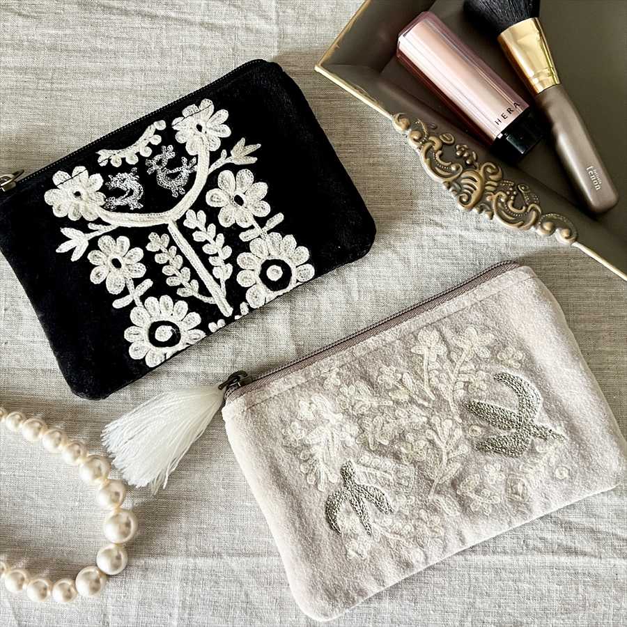 2色展開 ベロア&刺繍ポーチ