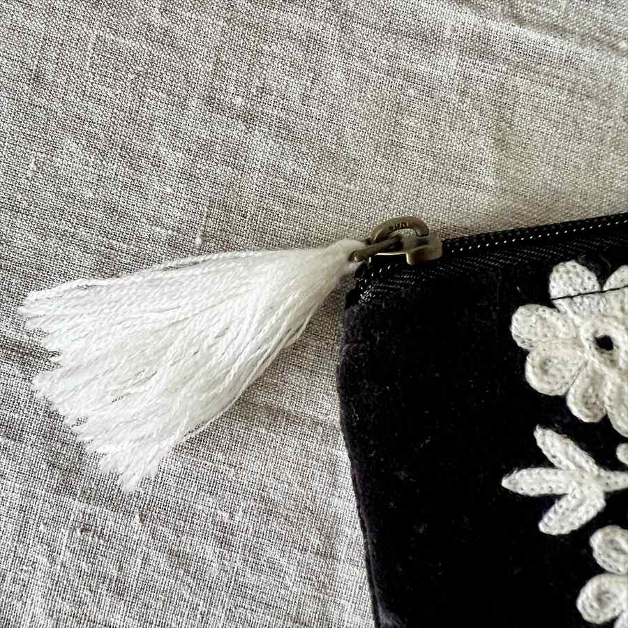 2色展開 ベロア&刺繍ポーチ