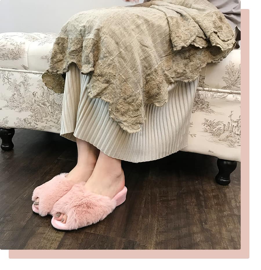 3色展開 2サイズ ファースリッパ 4cmヒール