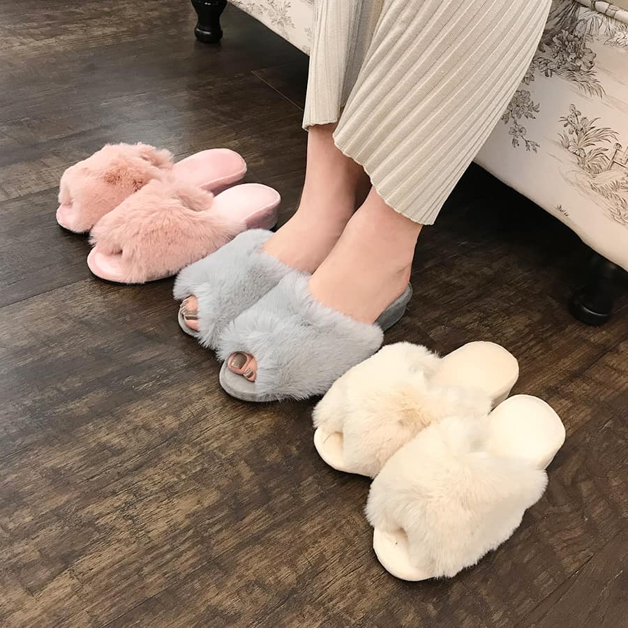 3色展開 2サイズ ファースリッパ 4cmヒール