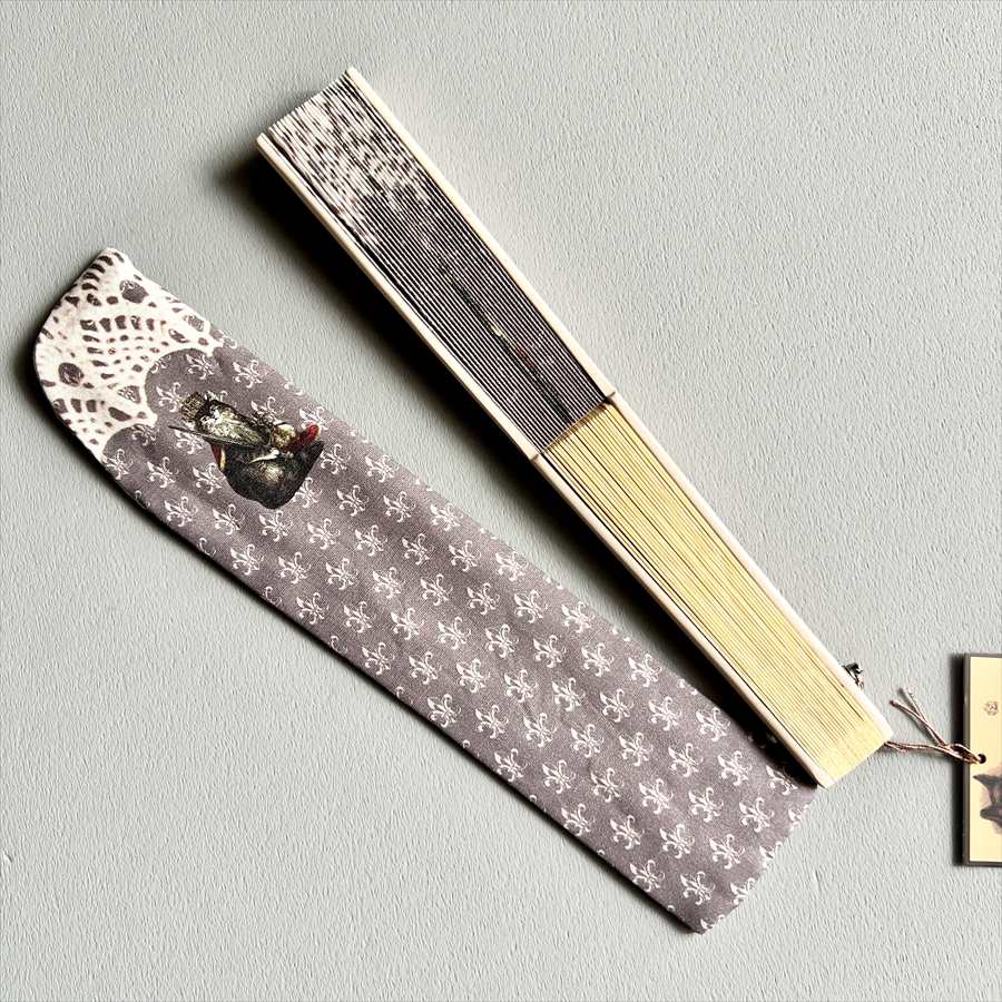 セブリーヌキャット ケース付き 扇子