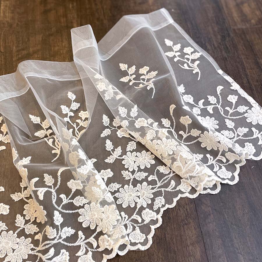 4サイズ展開 Cotton Flower カフェカーテン 高さ30×幅120cm ベージュ