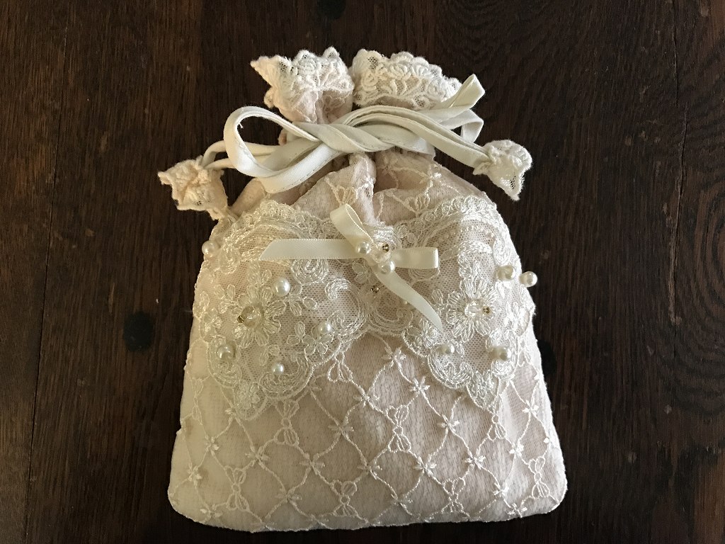 elegant pearl サックポーチ