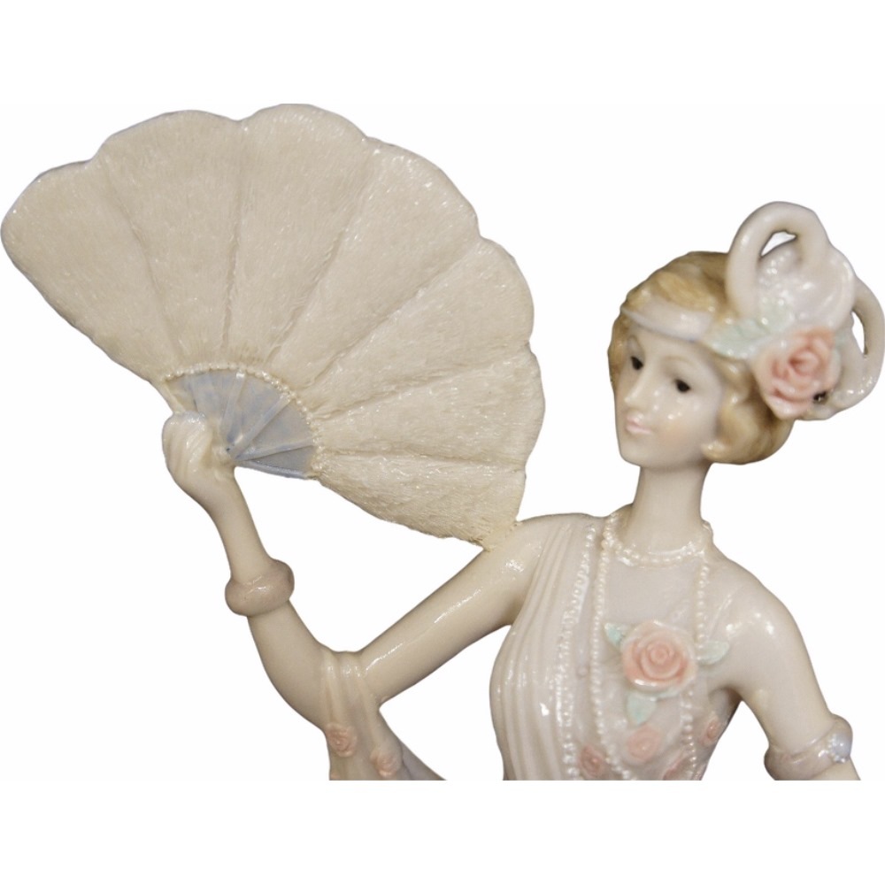 【半額セール!6600円→3300円】エレガント人形☆扇子で舞う貴婦人