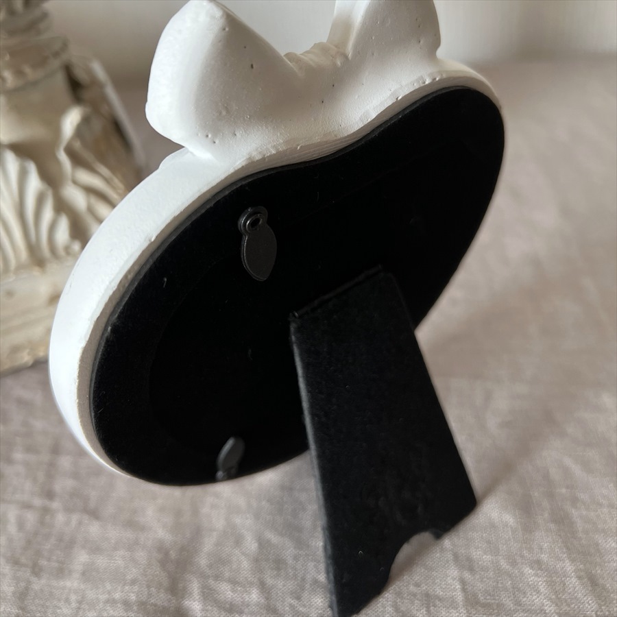 リボンレリーフラウンドミニフレーム　フランスアンティーク　猫のクロモス　写真立て リボンフォトフレーム フォトフレーム 写真立て 可愛い ホワイト