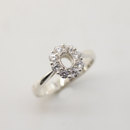 Pt900・K18　プチ豪華リング 4×5