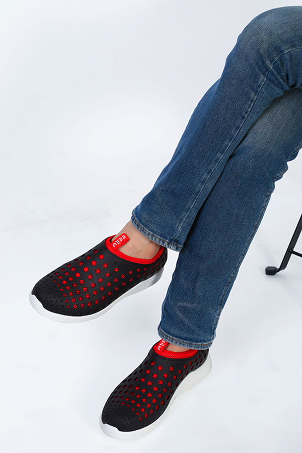 ccilu Japan ���롦����ѥ� ��� ���塼�� INTUITION BLACK/RED