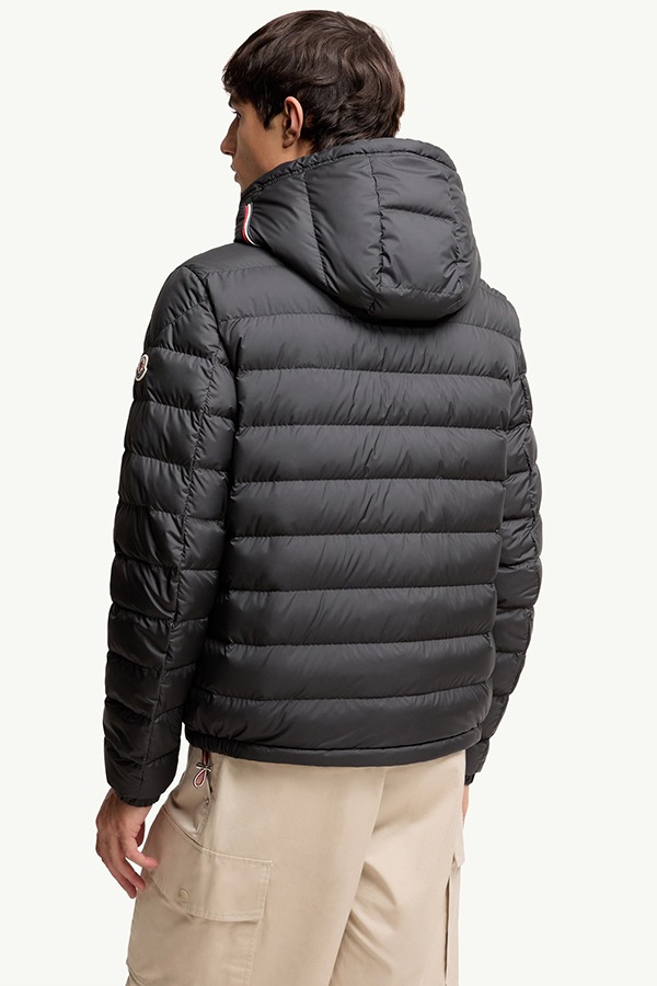 MONCLER ��󥯥졼�� ��� ���㥱�å� 091-1A00006-597X2 VERMEILLE JACKET 999