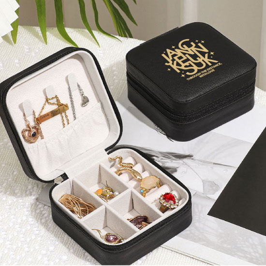 ��12������ͽ��ۥ��奨�꡼��������BLACK��2025 CHRISTMAS