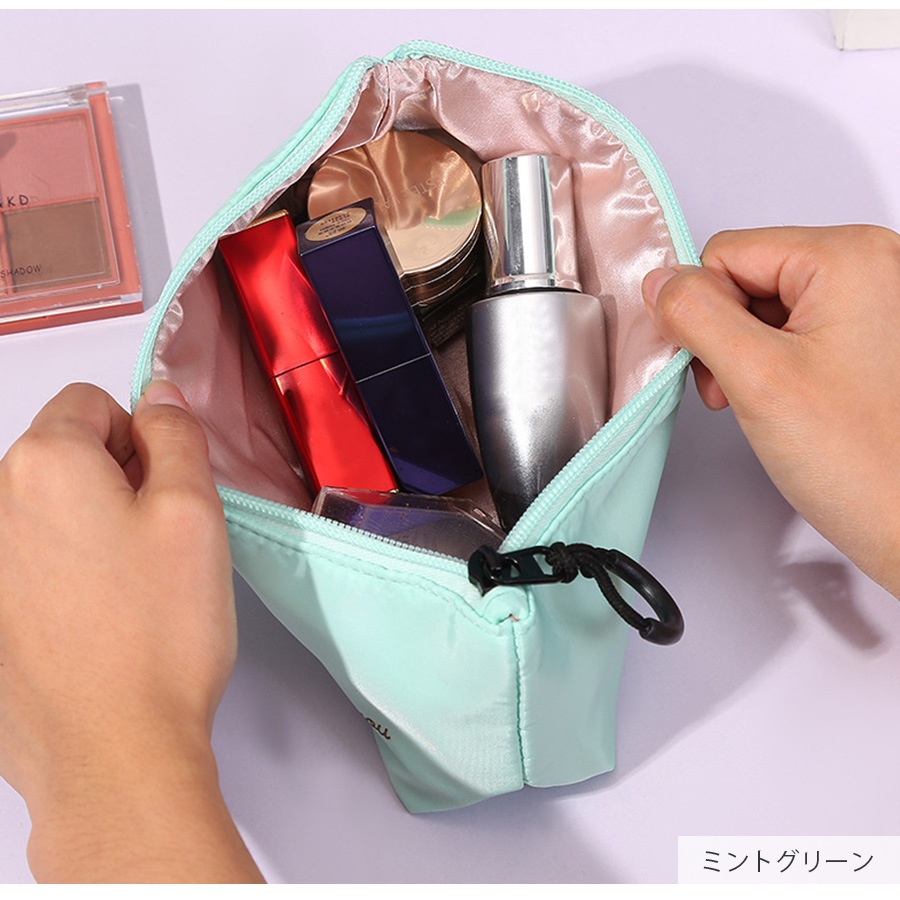 化粧ポーチ メイクポーチ ペンケース トラベルポーチ 撥水 携帯用 小物入れ 化粧品コスメ リップ メイク道具 かわいい シンプル ワンポイント ロゴ 裏地付き 持ち運び 春夏秋冬 新作 ブラック 黒 ピンク レッド 赤 グリーン ミント 緑 JOCOSA 9041