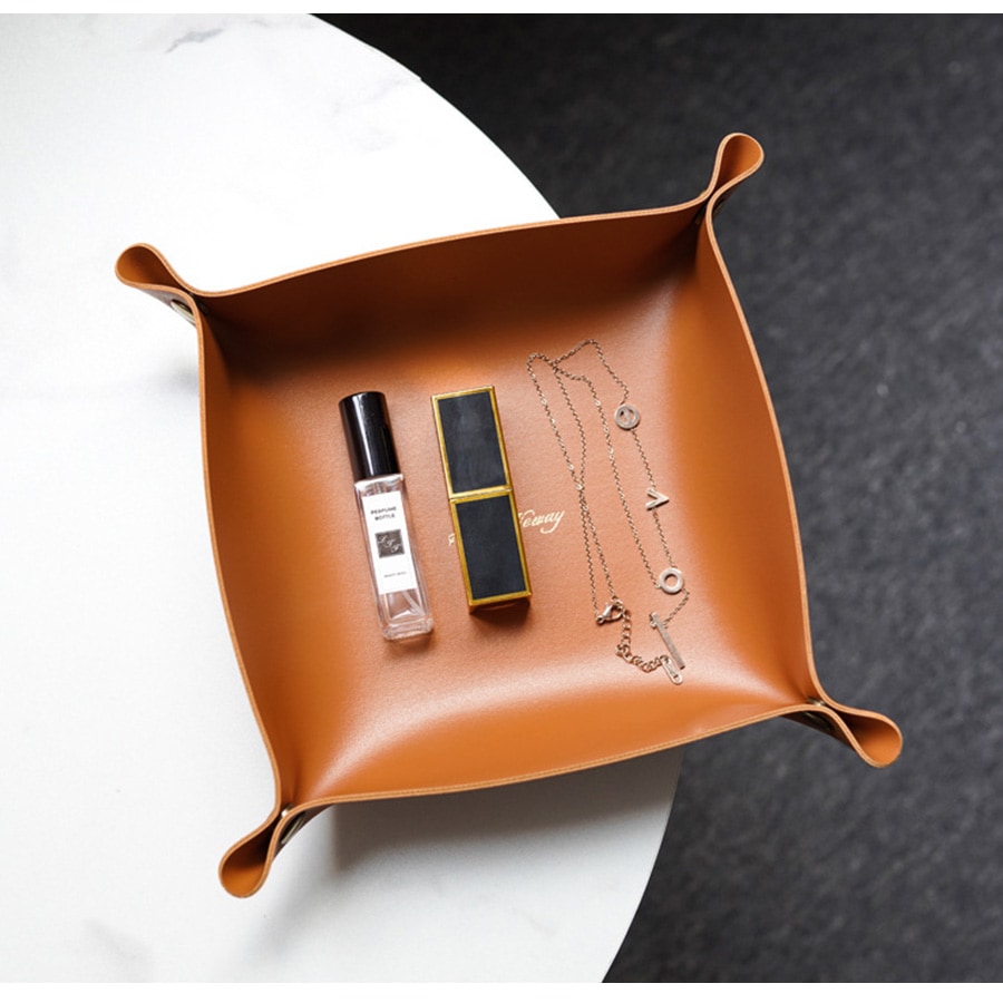 レザートレイ インテリア 雑貨 おしゃれ マルチトレー 収納 正方形 小物入れ 革小物 英文字 ロゴ かわいい 春夏秋冬 新作 13cm マスタード キャメル グレー グリーン 緑 ワインレッド 赤 グレージュ ミントグリーン ブラック 黒 ピンク JOCOSA 9008 送料無料 即納