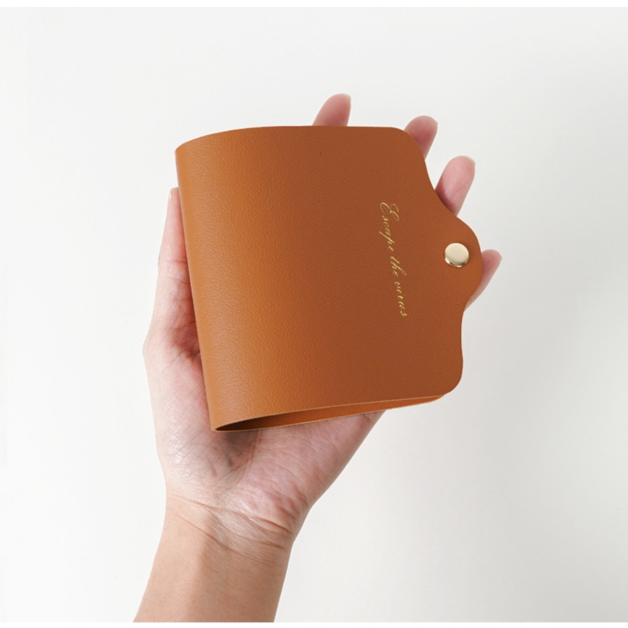 マスクケース 持ち運び 携帯 おしゃれ マスク入れ マスクポーチ 折りたたみ 収納ケース レザー 保管 衛生的 革小物 春夏秋冬 新作 グリーン 緑 ワインレッド 赤 グレー ピンク キャメル マスタード ブラック 黒 JOCOSA 9010 送料無料 即納