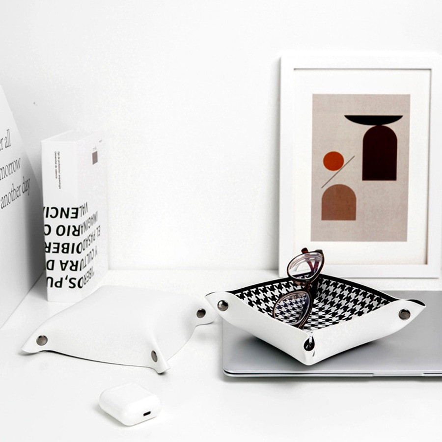 レザートレイ 小物入れ インテリア 雑貨 おしゃれ マルチトレー 革小物 アクセサリー収納 整理整頓 マルチトレー かわいい 正方形 春 夏 秋 冬 新作 16cm 千鳥柄 大理石柄 ゼブラ柄 ブラック 黒 ゴールド 金 JOCOSA 9014