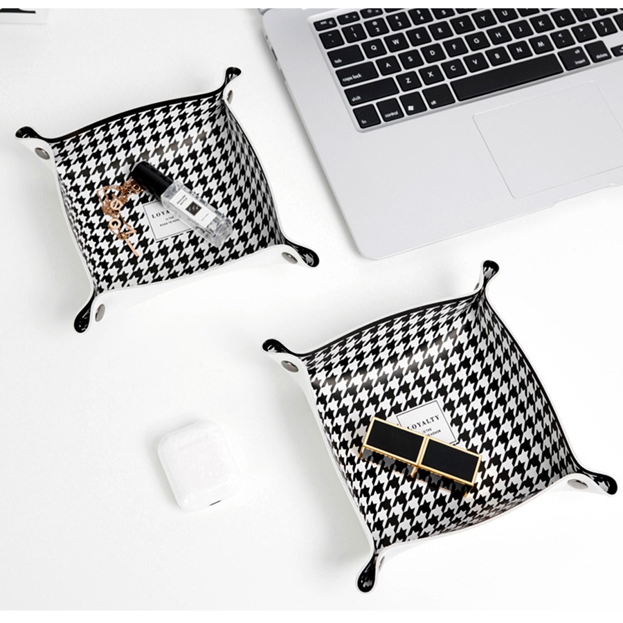 レザートレイ 小物入れ インテリア 雑貨 おしゃれ マルチトレー 革小物 アクセサリー収納 整理整頓 マルチトレー かわいい 正方形 春 夏 秋 冬 新作 16cm 千鳥柄 大理石柄 ゼブラ柄 ブラック 黒 ゴールド 金 JOCOSA 9014