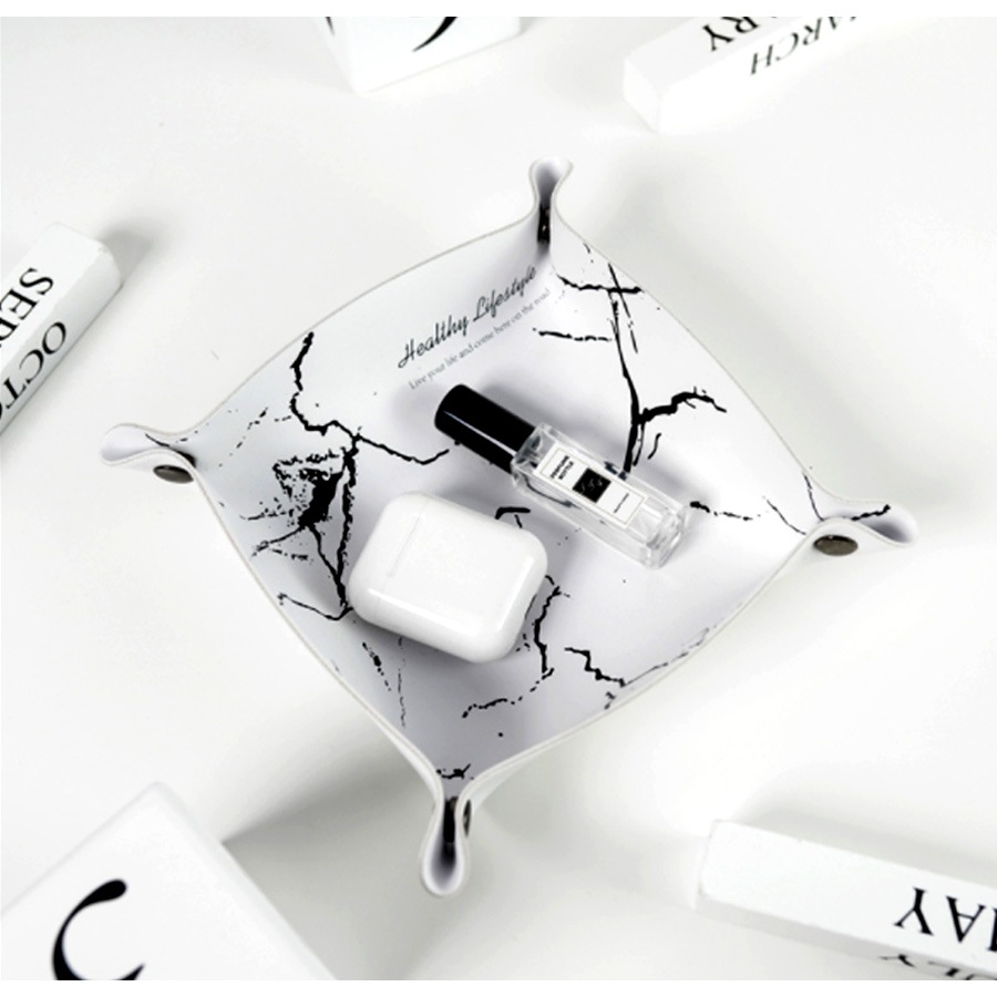 レザートレイ 小物入れ インテリア 雑貨 おしゃれ マルチトレー 革小物 アクセサリー収納 整理整頓 マルチトレー かわいい 正方形 春 夏 秋 冬 新作 16cm 千鳥柄 大理石柄 ゼブラ柄 ブラック 黒 ゴールド 金 JOCOSA 9014