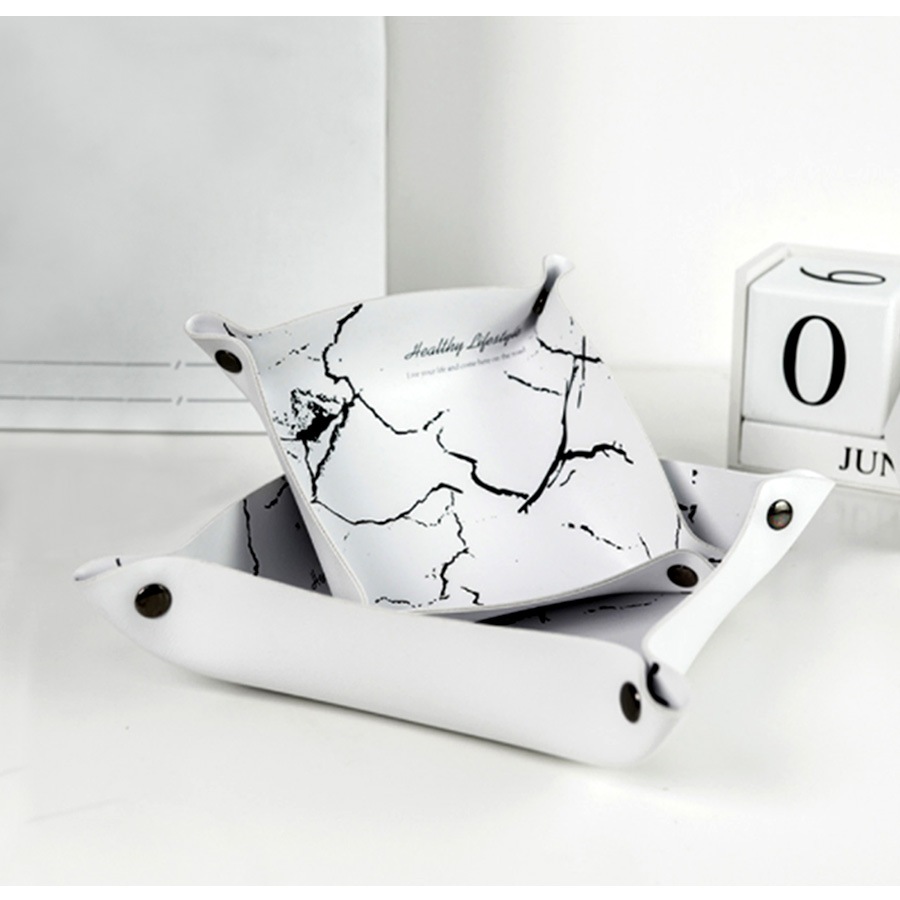 レザートレイ 小物入れ インテリア 雑貨 おしゃれ マルチトレー 革小物 アクセサリー収納 整理整頓 マルチトレー かわいい 正方形 春 夏 秋 冬 新作 16cm 千鳥柄 大理石柄 ゼブラ柄 ブラック 黒 ゴールド 金 JOCOSA 9014