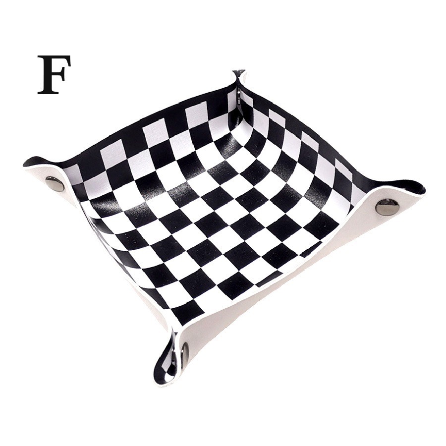 レザートレイ 小物入れ インテリア 雑貨 おしゃれ マルチトレー 革小物 アクセサリー収納 整理整頓 マルチトレー かわいい 正方形 春 夏 秋 冬 新作 16cm 千鳥柄 大理石柄 ゼブラ柄 ブラック 黒 ゴールド 金 JOCOSA 9014