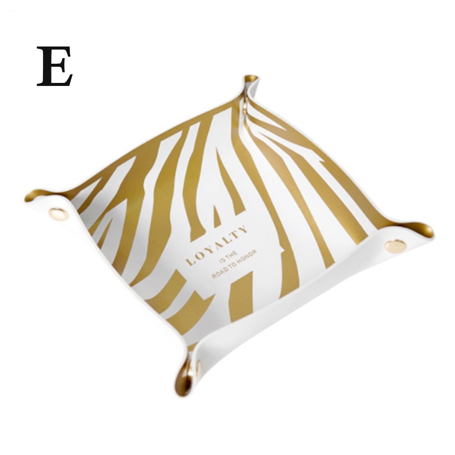 レザートレイ 小物入れ インテリア 雑貨 おしゃれ マルチトレー 革小物 アクセサリー収納 整理整頓 マルチトレー かわいい 正方形 春 夏 秋 冬 新作 16cm 千鳥柄 大理石柄 ゼブラ柄 ブラック 黒 ゴールド 金 JOCOSA 9014