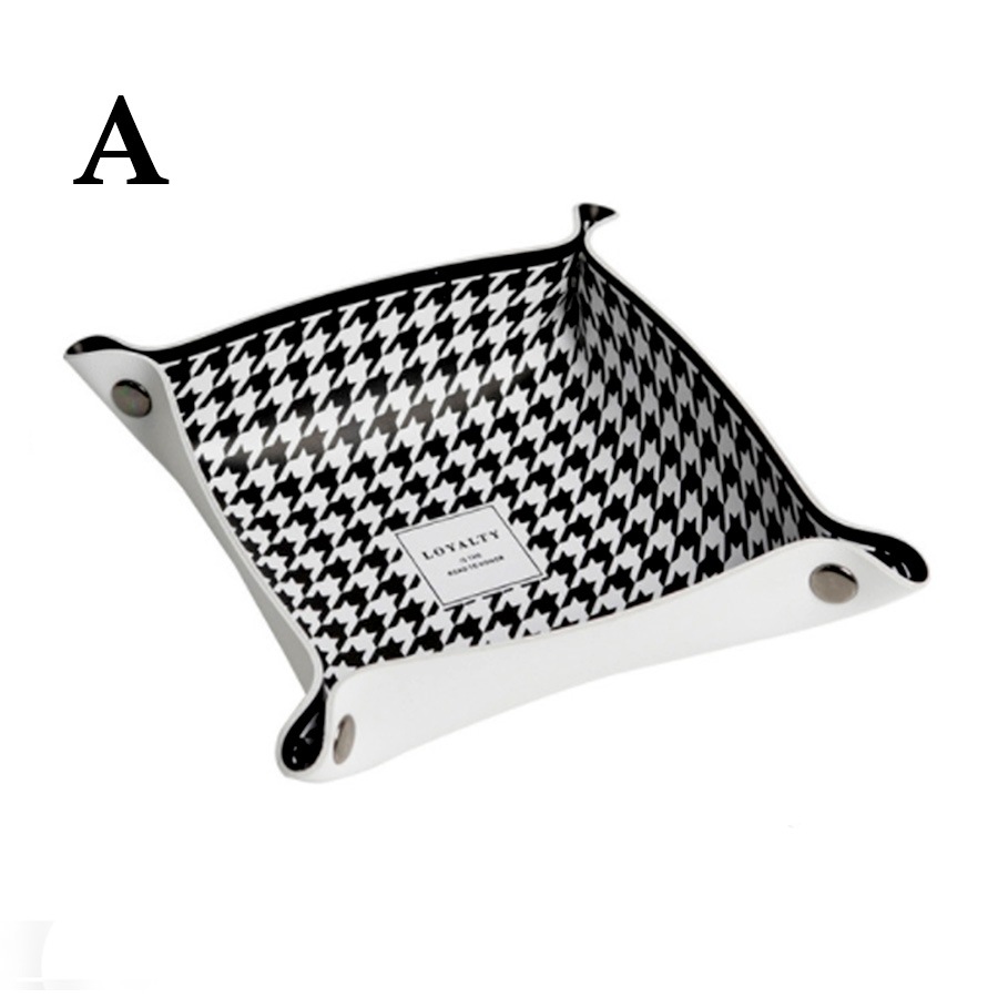 レザートレイ 小物入れ インテリア 雑貨 おしゃれ マルチトレー 革小物 アクセサリー収納 整理整頓 マルチトレー かわいい 正方形 春 夏 秋 冬 新作 13cm 千鳥柄 大理石柄 ゼブラ柄 ブラック 黒 ゴールド 金 JOCOSA 9015