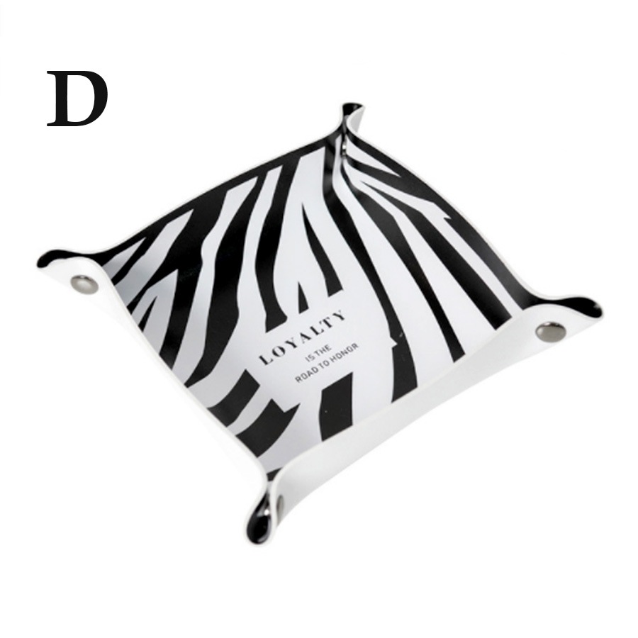 レザートレイ 小物入れ インテリア 雑貨 おしゃれ マルチトレー 革小物 アクセサリー収納 整理整頓 マルチトレー かわいい 正方形 春 夏 秋 冬 新作 13cm 千鳥柄 大理石柄 ゼブラ柄 ブラック 黒 ゴールド 金 JOCOSA 9015