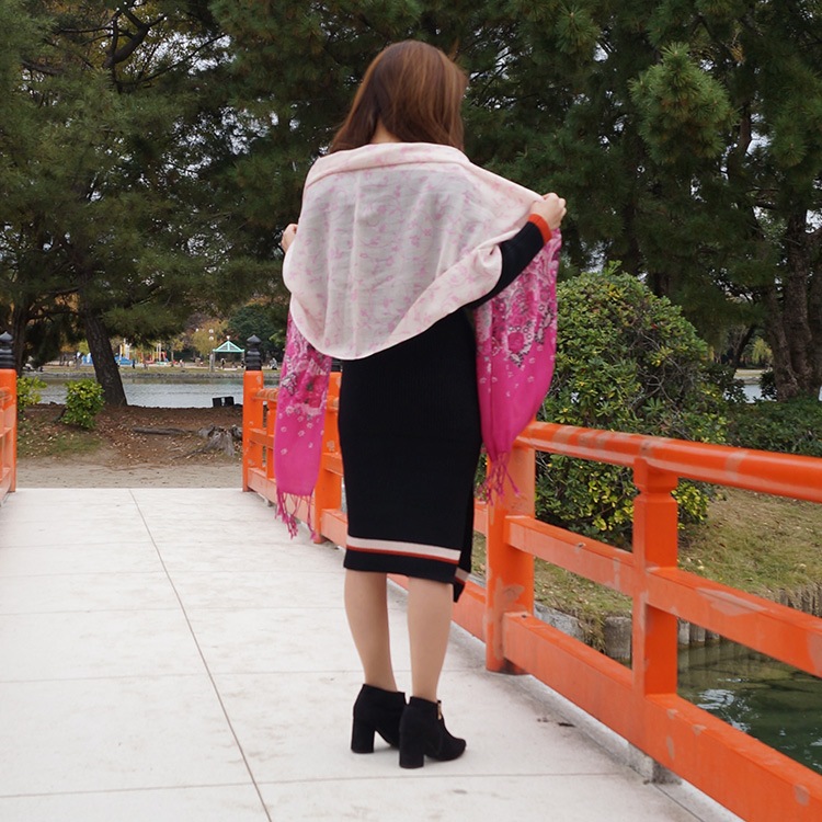 ストール レディース 大判 花柄 ウール100% 薄手 春 夏 秋 冬 ショール 羽織 ひざ掛け ブランケット 上品 ピンク パープル グレー JOCOSA 送料無料 即納 8698