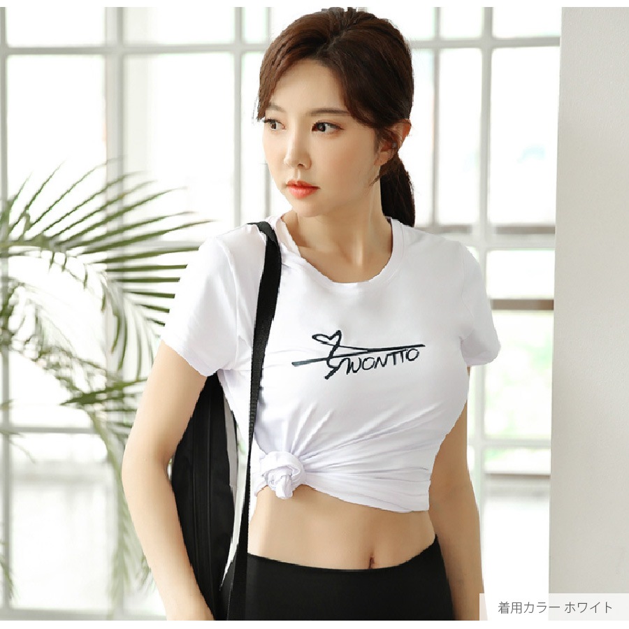 スポーツウェア トップス Tシャツ 韓国ファッション 韓国 半袖 レディース フィットネス ヨガ ジム 伸縮 おしゃれ シンプル ロゴ ワンポイント 春 夏 秋 冬 新作 ブラック 黒 ホワイト 白 S M L XL JOCOSA 8740