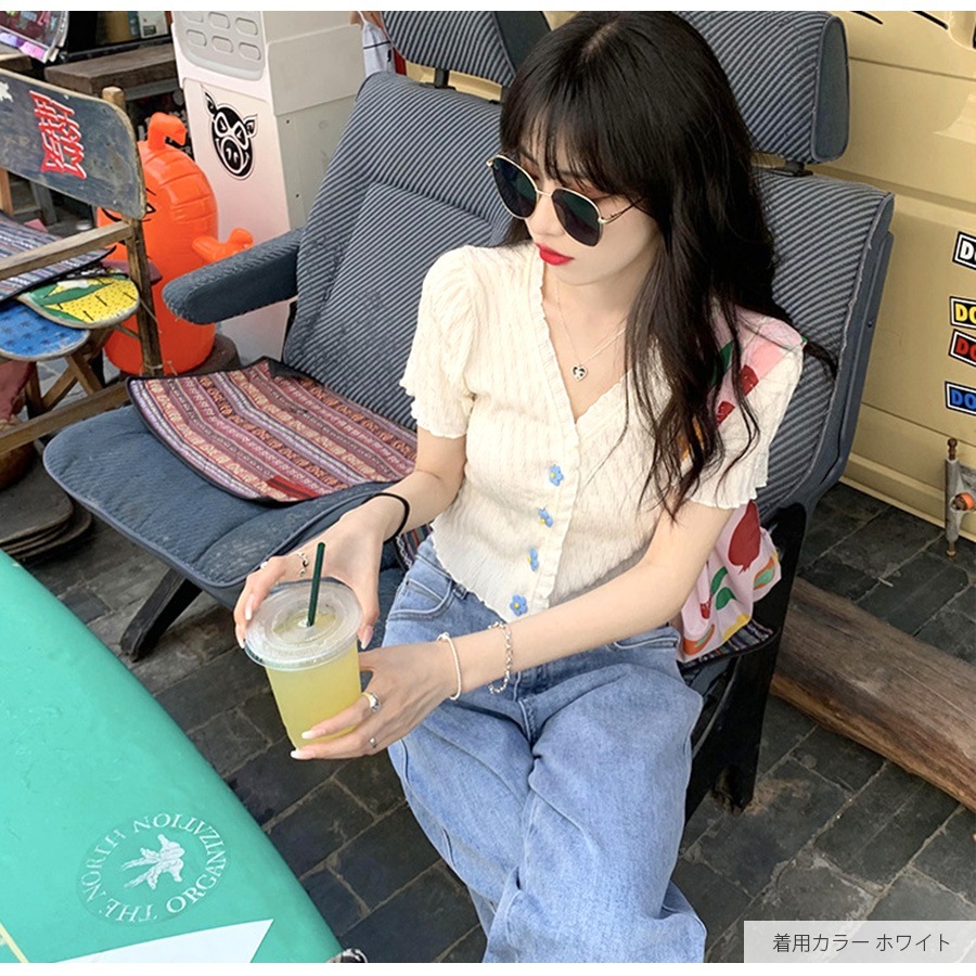 ニット ショート丈 トップス カーディガン セクシー へそ出し 半袖 サマーニット 春 メロウフリル Vネック ボタン 花 カジュアル フェミニン 韓国ファッション レディース 夏 秋 ブラック ホワイト グリーン イエロー フリーサイズ JOCOSA 7116