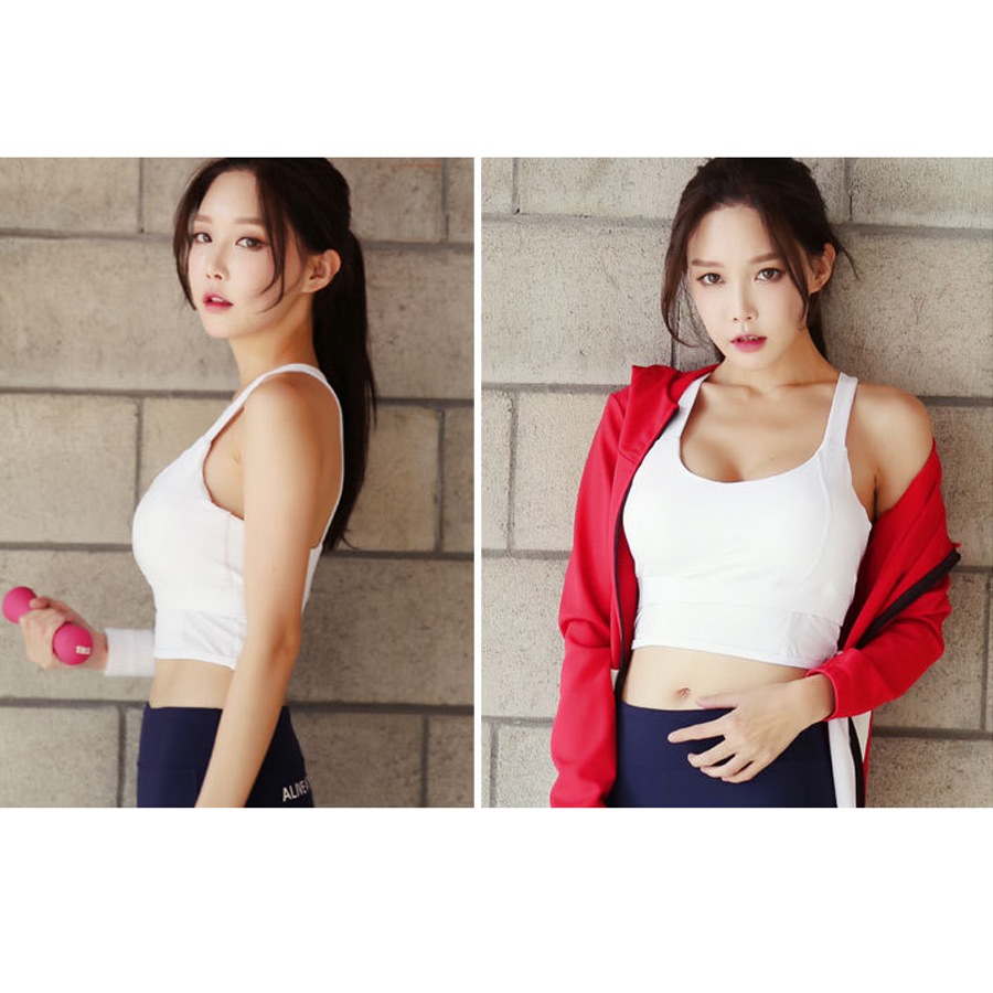 スポーツブラ レディース 春夏秋冬 新作 スポーツウェア ブラトップ インナー カップ付き 下着 アンダーウェア ワンポイントロゴ 長め丈 ジョギング フィットネス ヨガ ジム タイト スポーティー おしゃれ 韓国風 ブラック 黒 ホワイト 白 SMLXL JOCOSA 8726 送料無料 即納