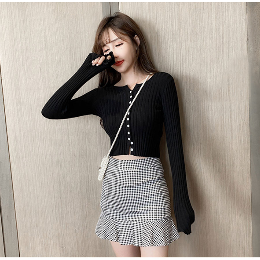 カーディガン レディース 春夏秋冬 新作 ニット セーター トップス 羽織 ショート丈 へそ出し 肌見せ リブ ラウンドネック 長袖 無地 ボタン シンプル おしゃれ 可愛い 韓国風 韓流 グレー ブラック 黒 フリーサイズ JOCOSA 8355 送料無料 即納