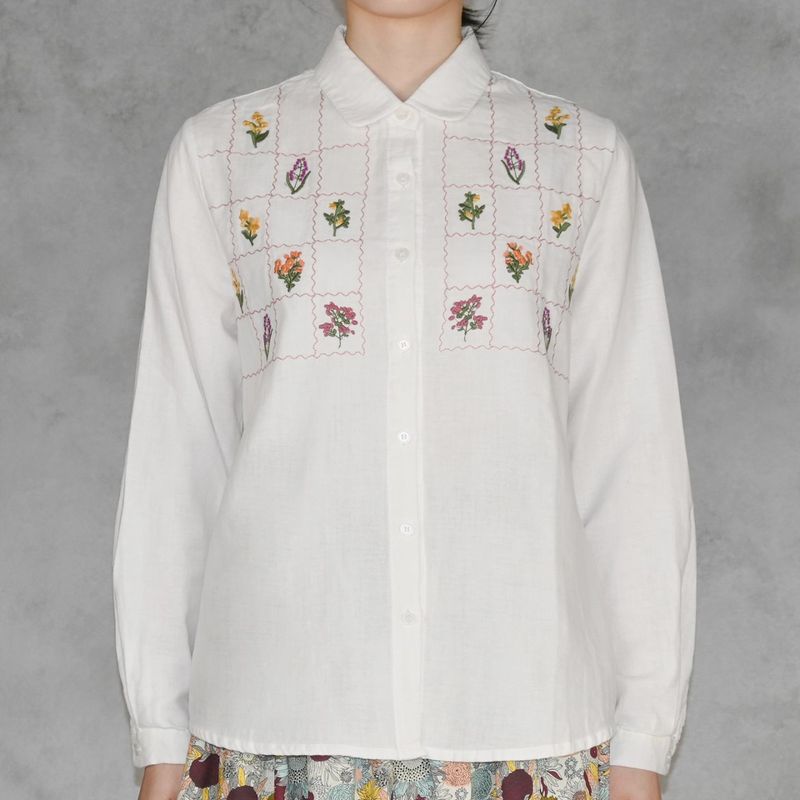 フラワー刺繍シャツ