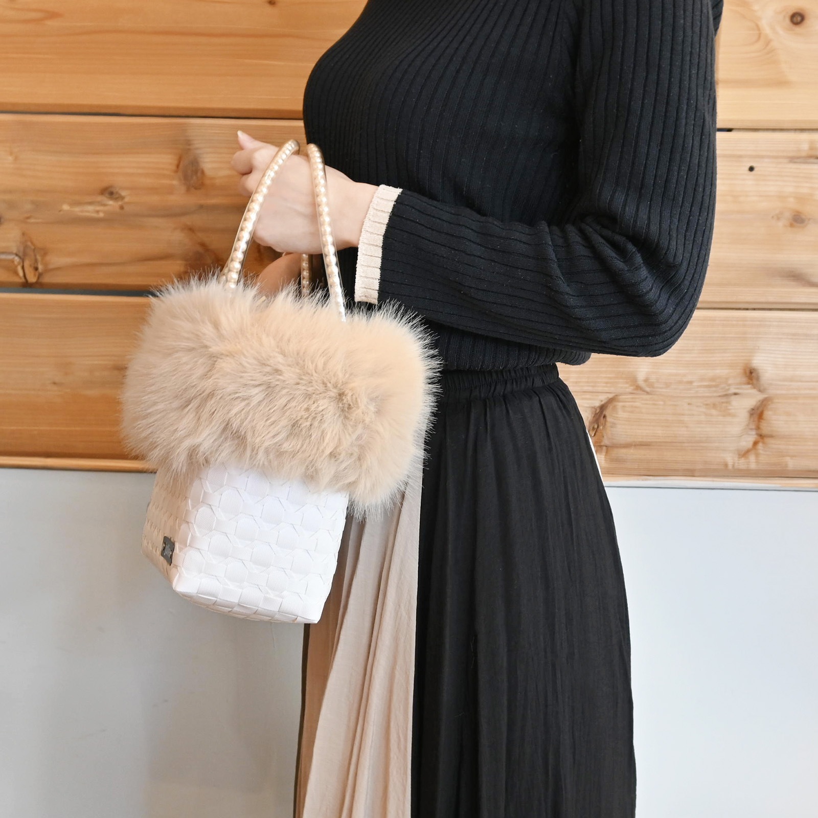 VOLATA 未使用　今期　白　ファー VOLATA 未使用 今期 白 ファー - メルカリ