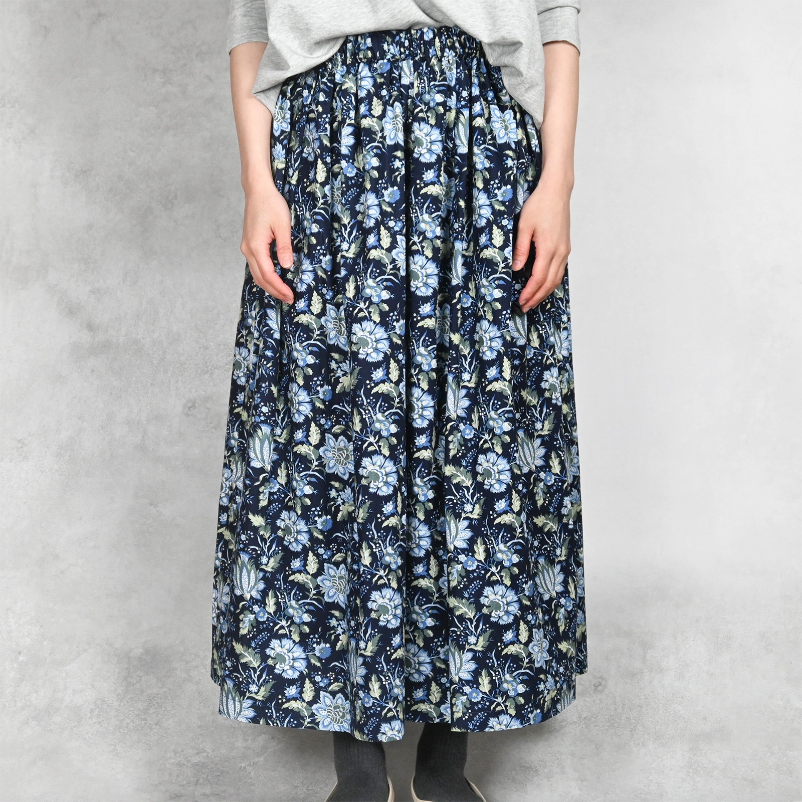 SKIRT FLOWER - NAVY | アパレル,カテゴリから探す,スカート | jollies