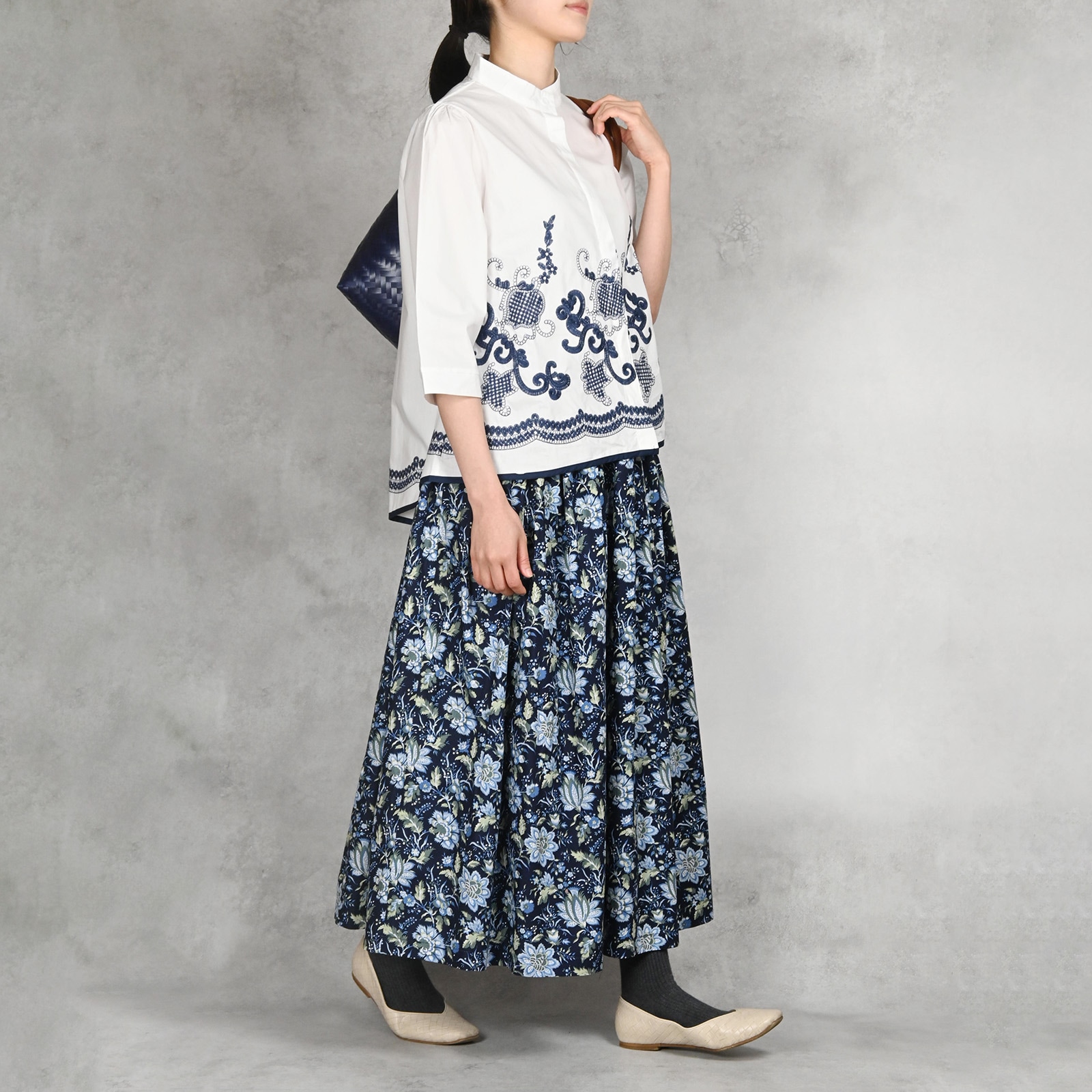 SKIRT FLOWER - NAVY | アパレル,カテゴリから探す,スカート | jollies