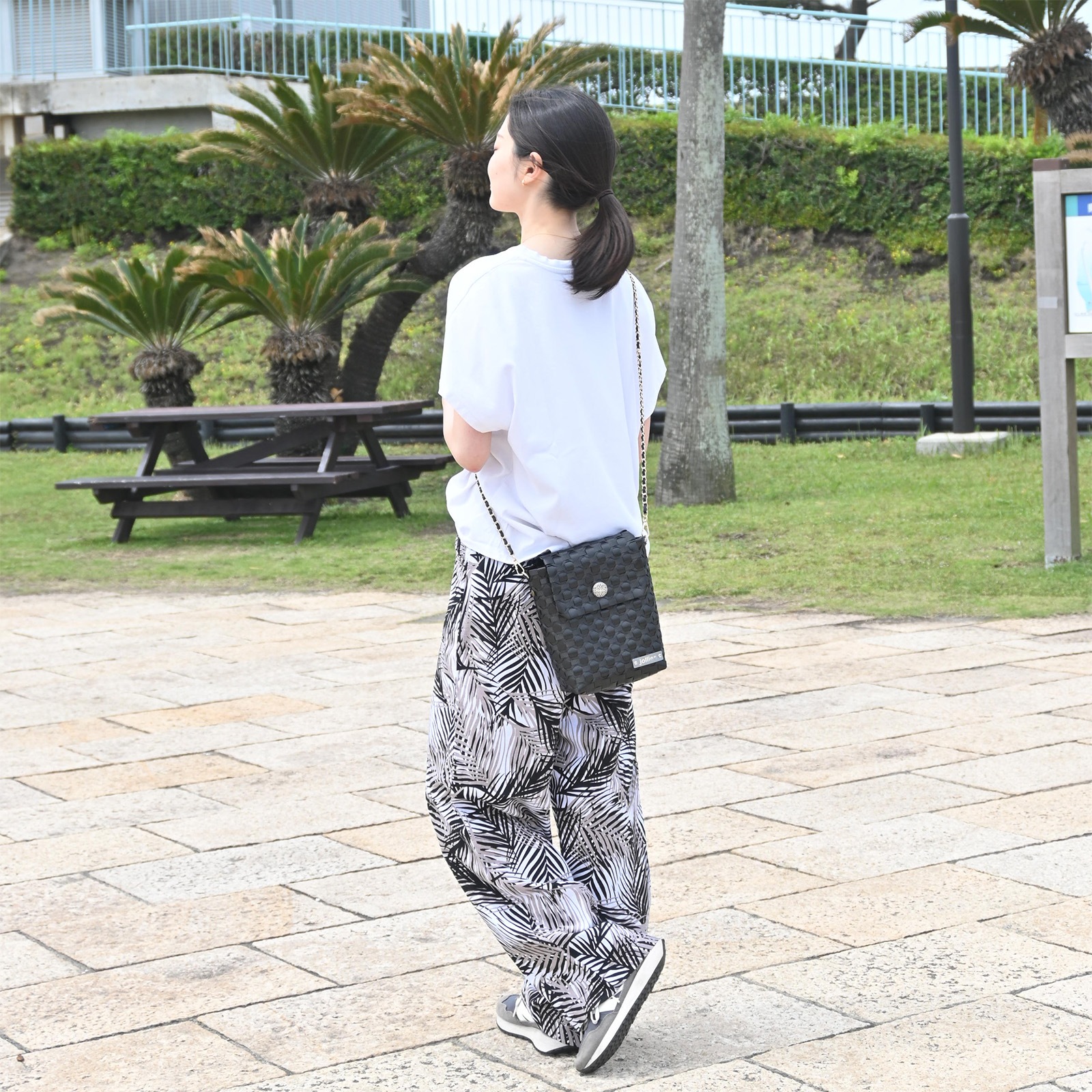 MIO - BLACK