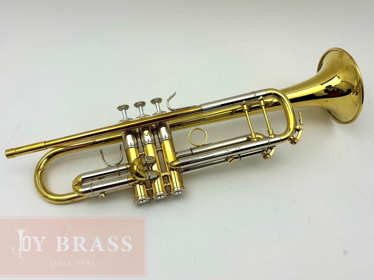 入荷待ち】Van Laar Bb トランペット B7 ローブラス仕上げ