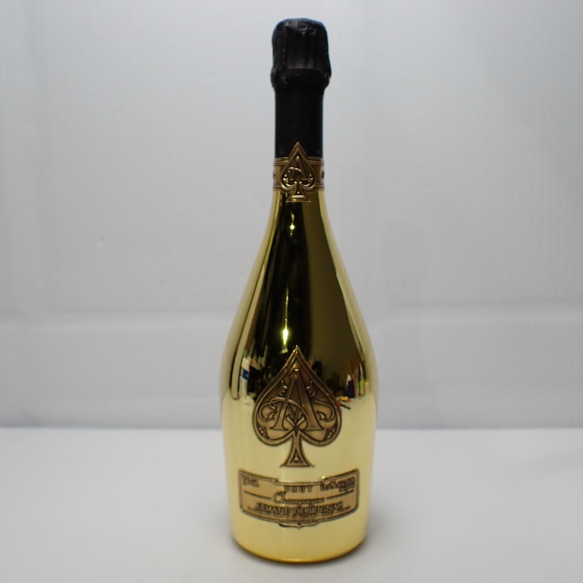 ARMAND DE BRIGNAC（アルマンドブリニャック）ゴールド 箱なし ※ボトルキズ